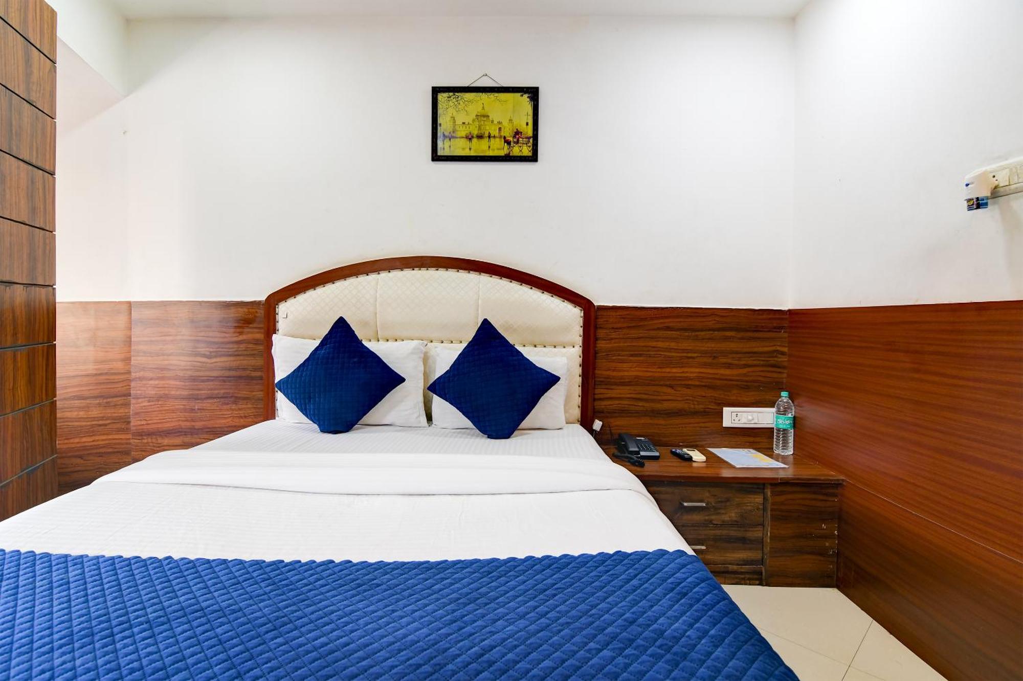 Hotel Q Inn 콜카타 외부 사진