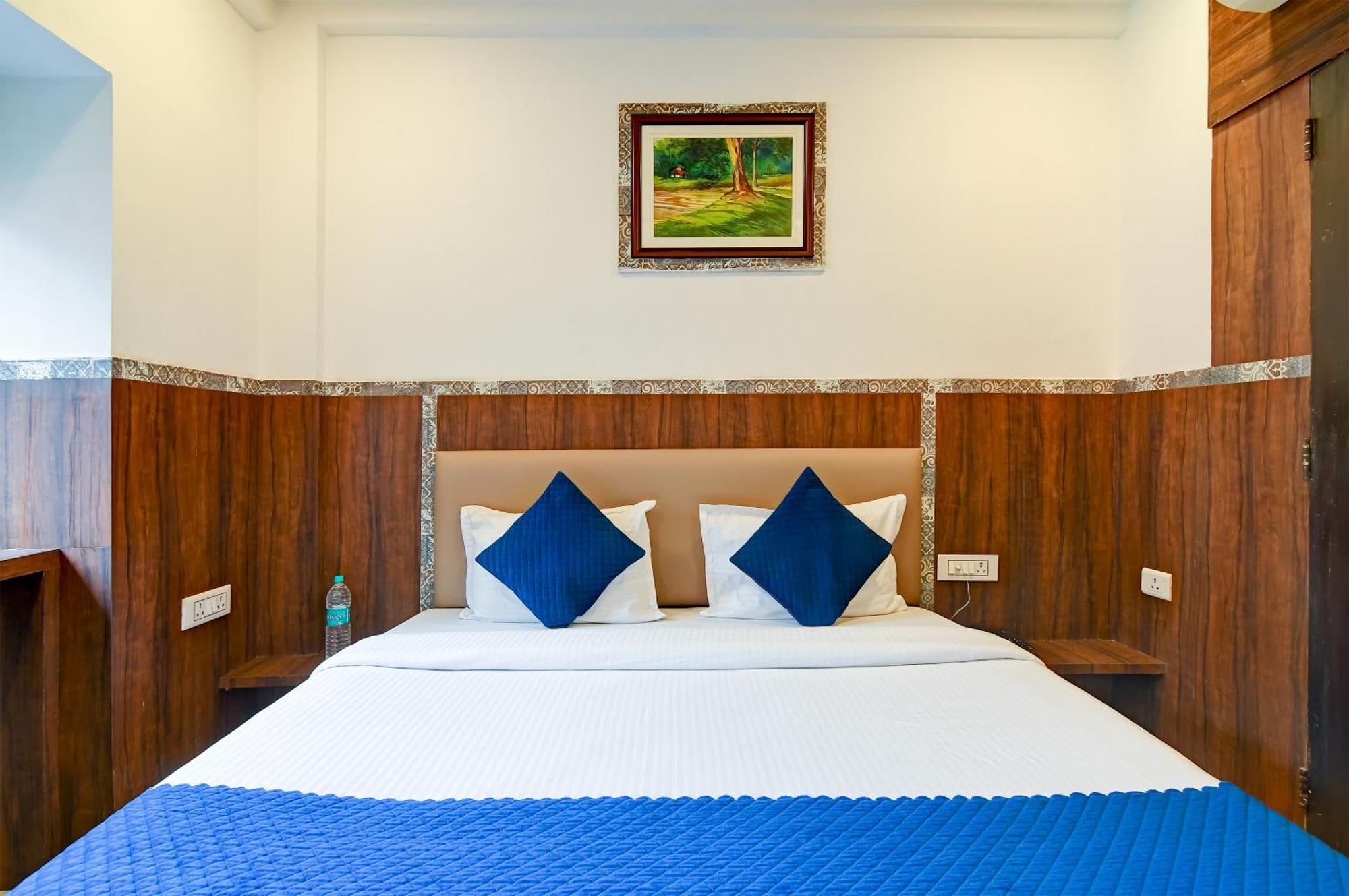 Hotel Q Inn 콜카타 외부 사진